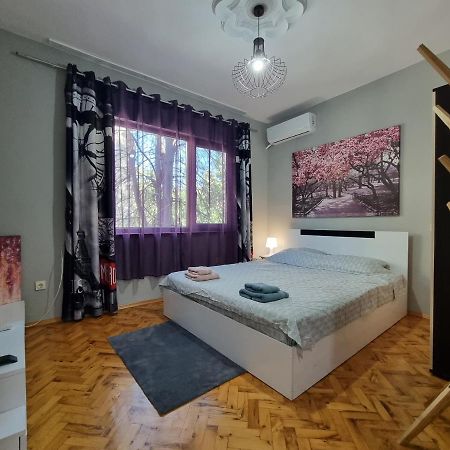 Reni'S Apartment-With Private Parking In Center Burgas Exterior photo