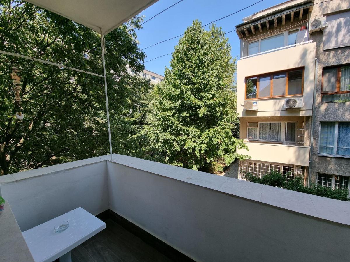 Reni'S Apartment-With Private Parking In Center Burgas Exterior photo