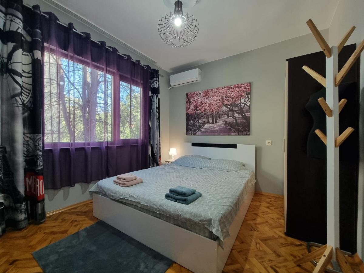 Reni'S Apartment-With Private Parking In Center Burgas Exterior photo