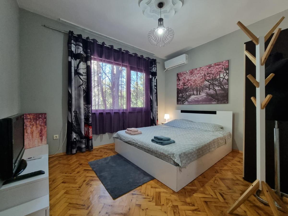 Reni'S Apartment-With Private Parking In Center Burgas Exterior photo