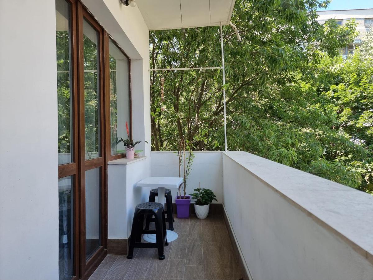 Reni'S Apartment-With Private Parking In Center Burgas Exterior photo