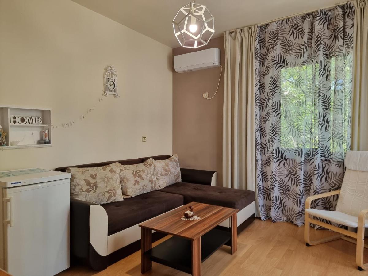 Reni'S Apartment-With Private Parking In Center Burgas Exterior photo