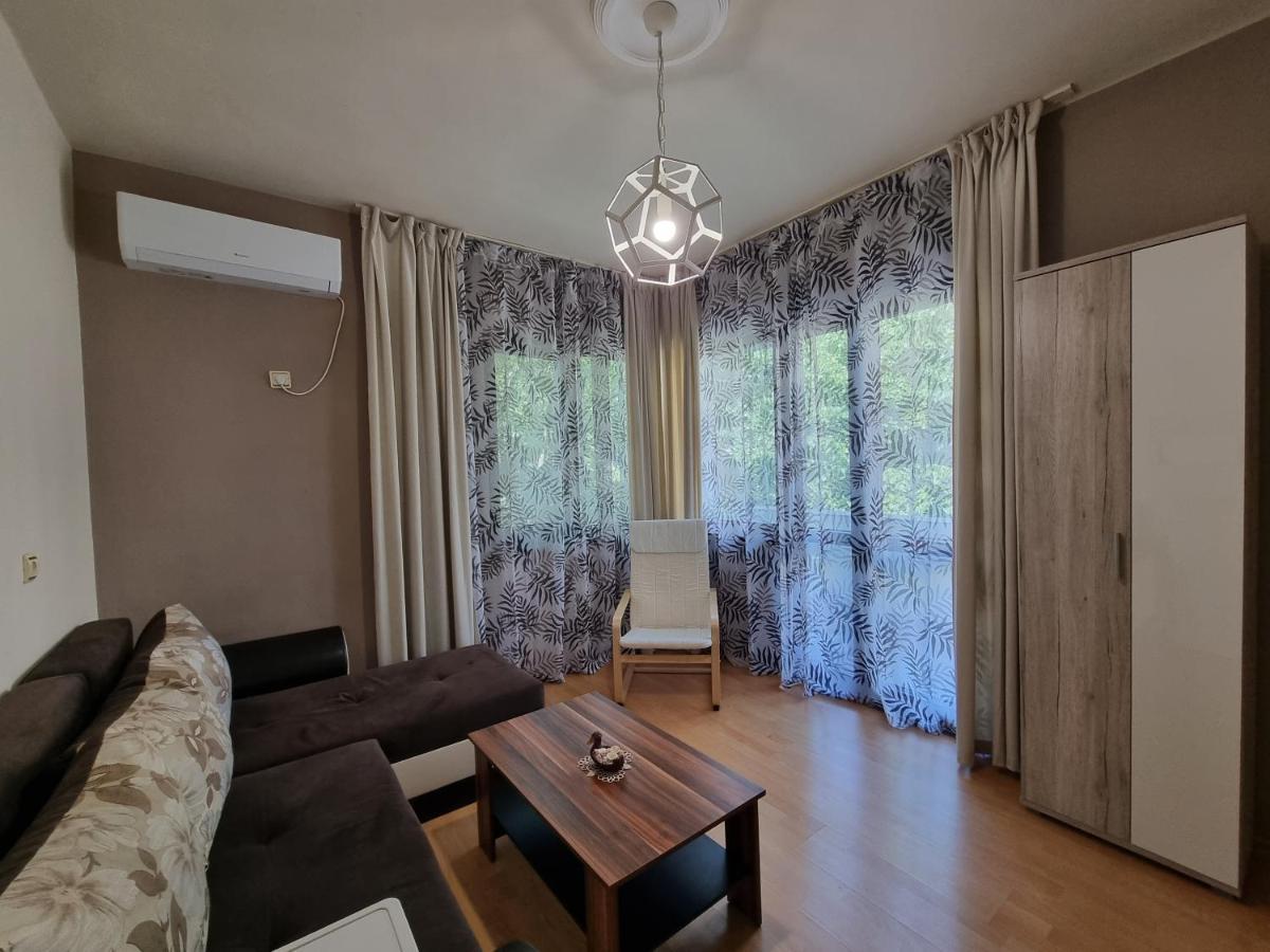 Reni'S Apartment-With Private Parking In Center Burgas Exterior photo