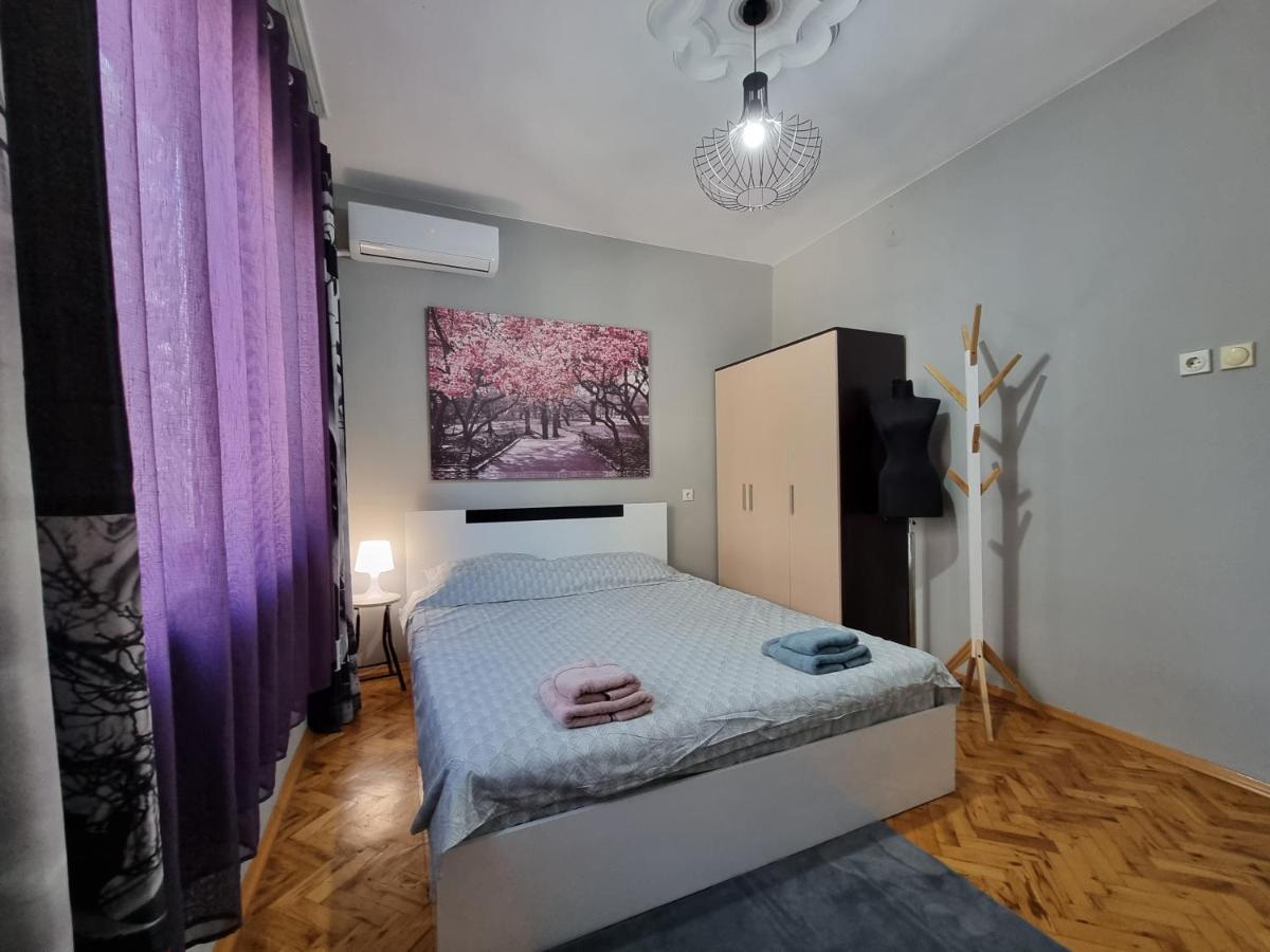 Reni'S Apartment-With Private Parking In Center Burgas Exterior photo