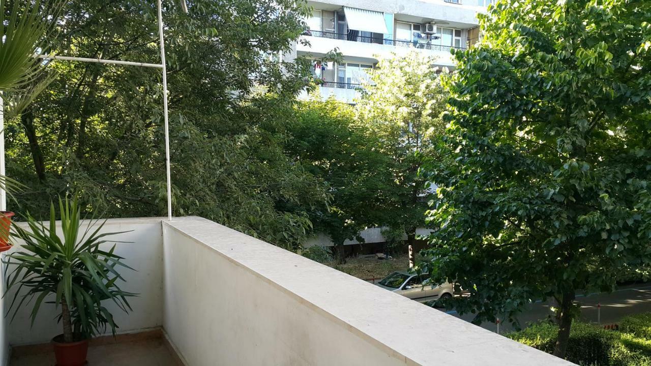 Reni'S Apartment-With Private Parking In Center Burgas Exterior photo